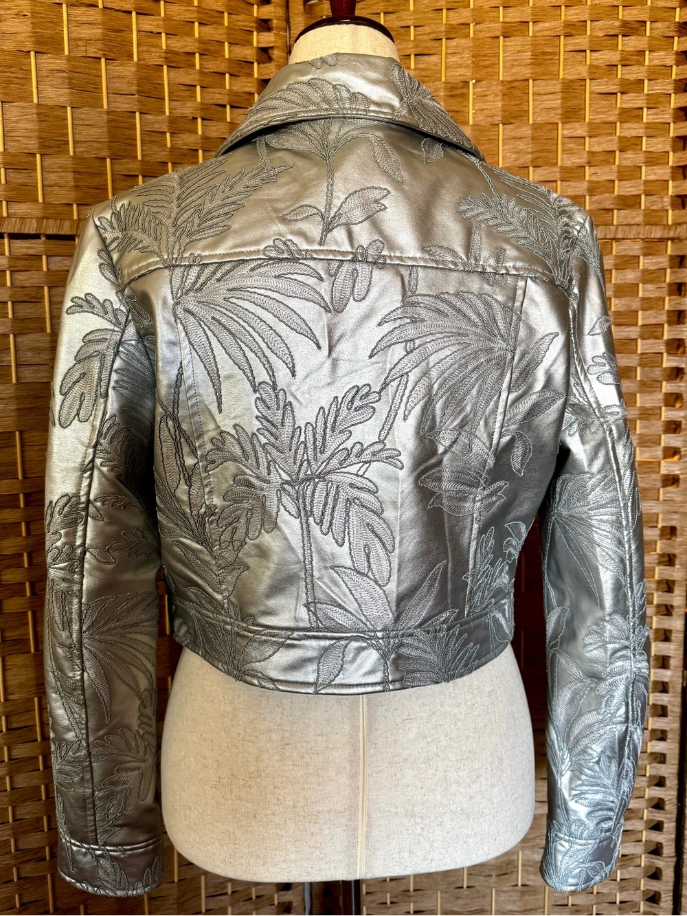 NWT Guess Clelia embroidered metallic silver trucker jacket - Picture 8 of 16